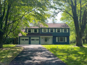 5 Bedrooms on a flat acre. Great water pressure!